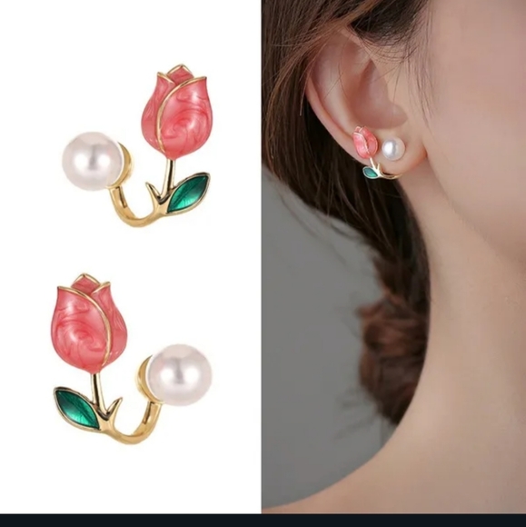 Jewelry - 🌷⚘️NEW🌷⚘️BEAUTIFUL!! Tulip and Faux Pearl Earrings in GOLD 🌷⚘️